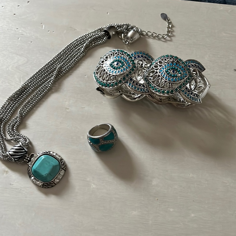 Silver + Teal and White Gems, Necklace,Bracelet, and Ring Bundle.